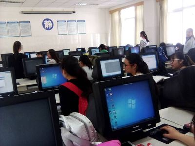 魅力PS,讓一切皆有可能——數學系、計算機科學系志愿服務隊開展PS培訓